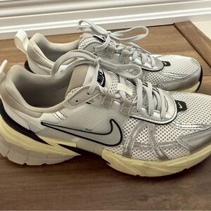Nike V2K Run Shoes